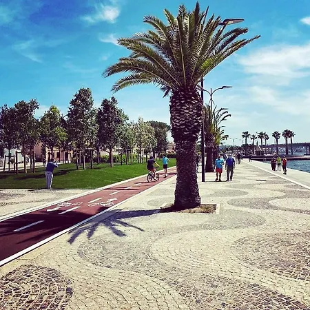 Newly Renovated 13a *