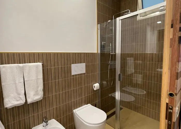 Newly Renovated 13a *